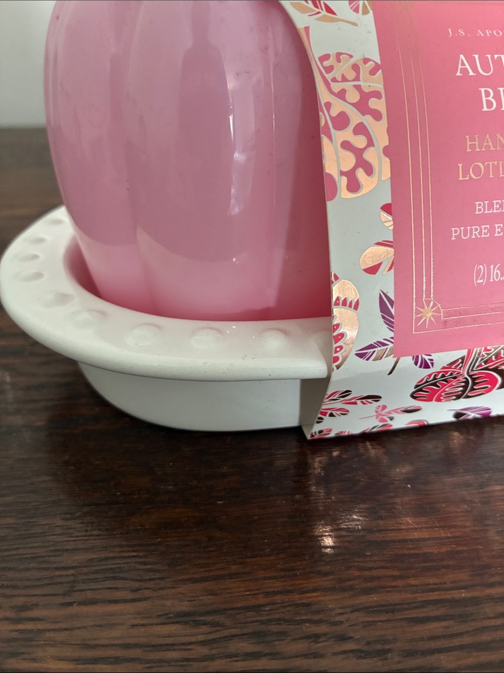 NWT- Autumn Berry Scented Hand Soap & Lotion Pumpkin Dispensers w/ Ceramic Tray - Picture 11 of 17